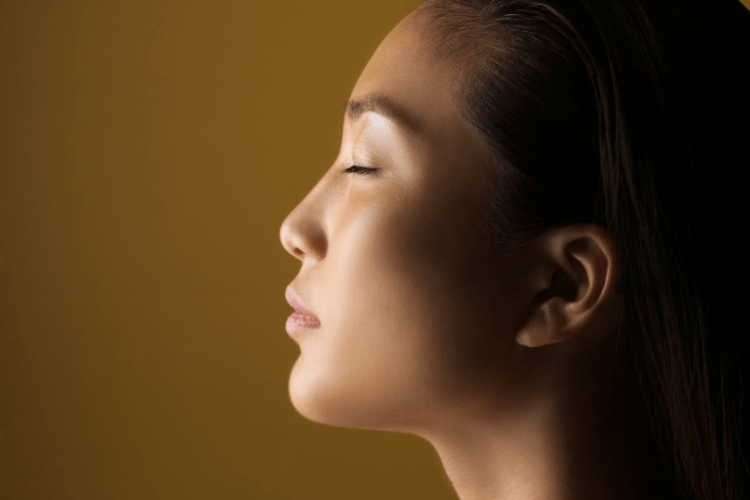 Visualize yourself at your very strongest, surrounded by positive and uplifting images.